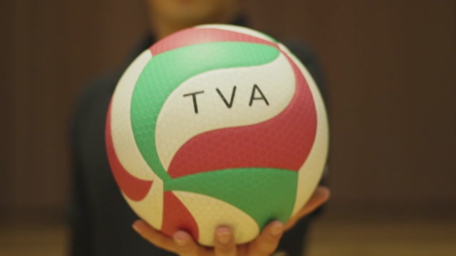 スパイク編①「手首に当たる原因は腕の筋力が弱いから?」